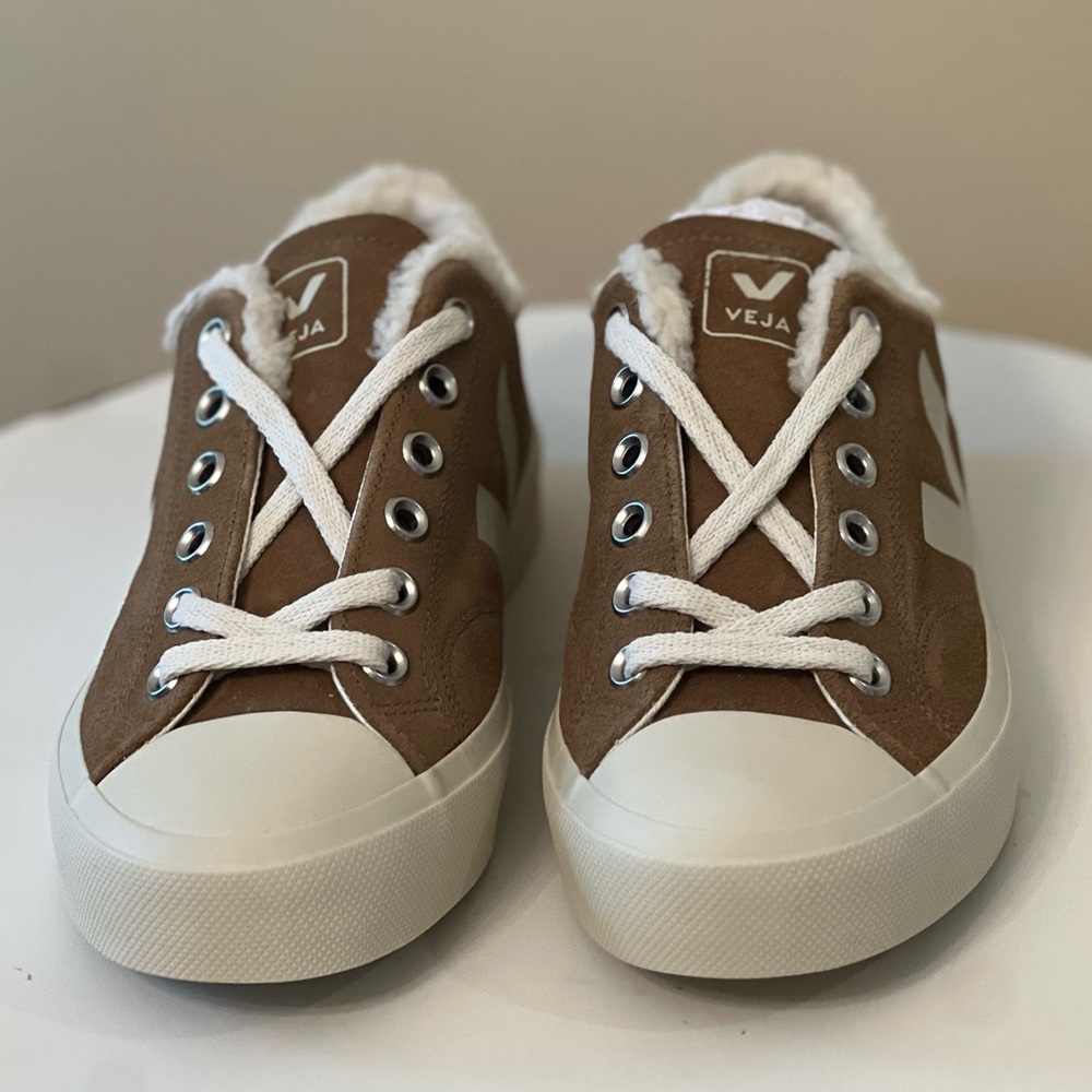 Veja Wata II Low Winter Suede Tent Pierre Size 8 US Women